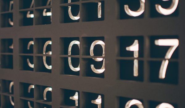 A board with numbers that move mechanically to change